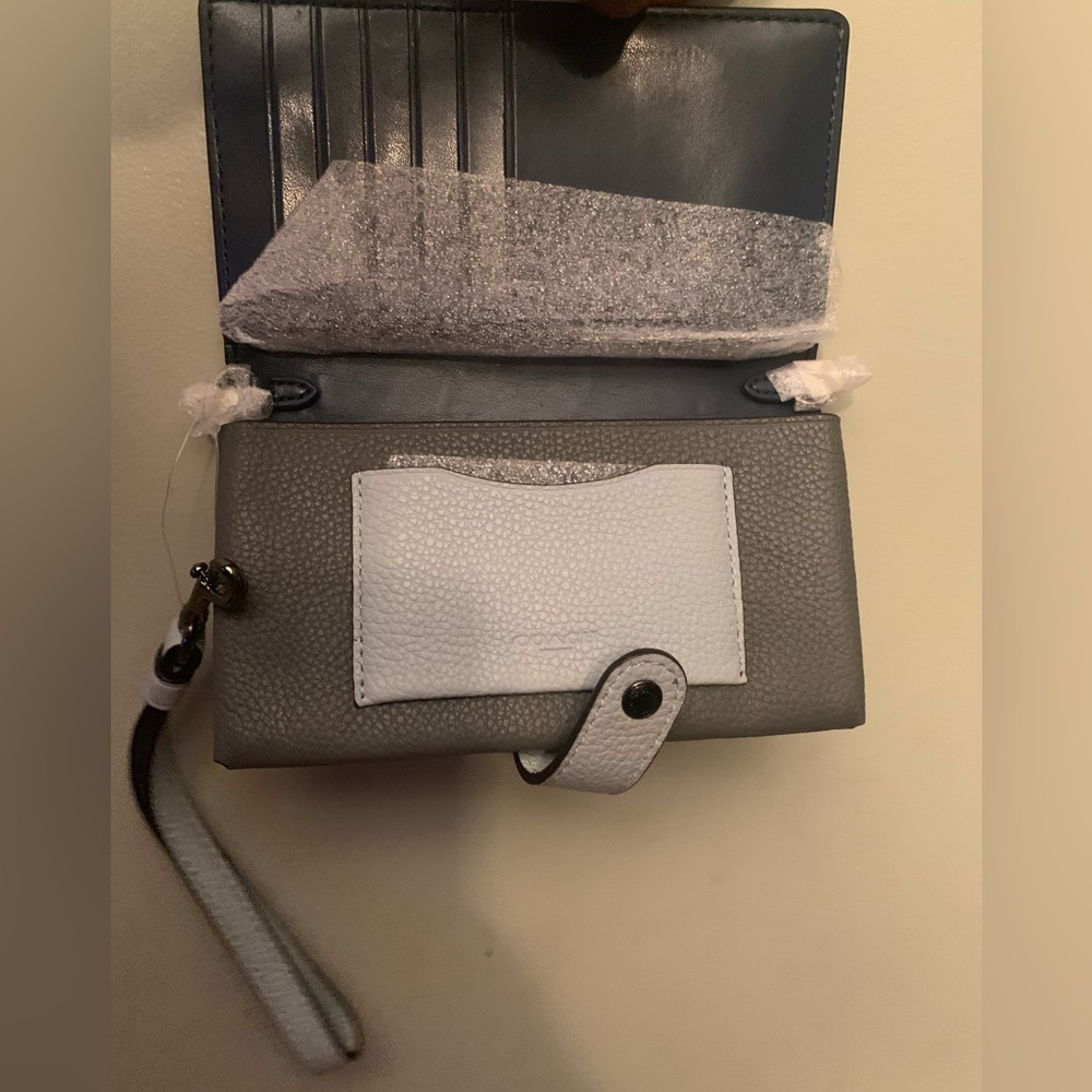 Couch wallet